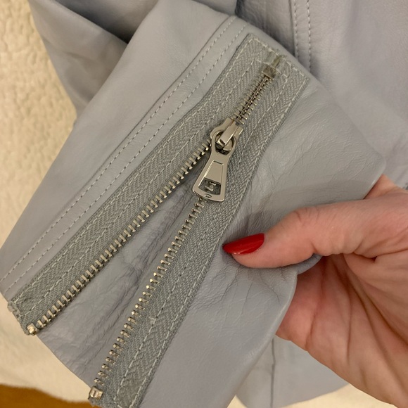 Leather Jacket - Picture 4 of 7